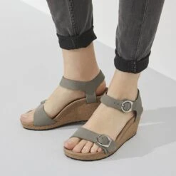Soley Ring-Buckle Nubuck Leather -Sandal Stride Sales 1022835 f closeup f