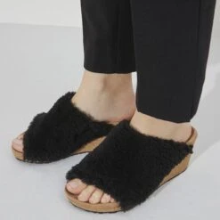 Namica Shearling -Sandal Stride Sales 1023682 f closeup f